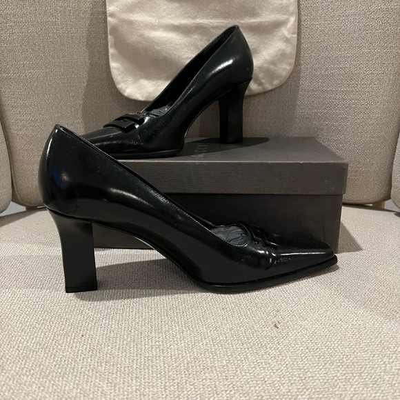 GUCCI Vintage G Square toe pump. 
Worn for 1/2 hour only! - Picture 2 of 8